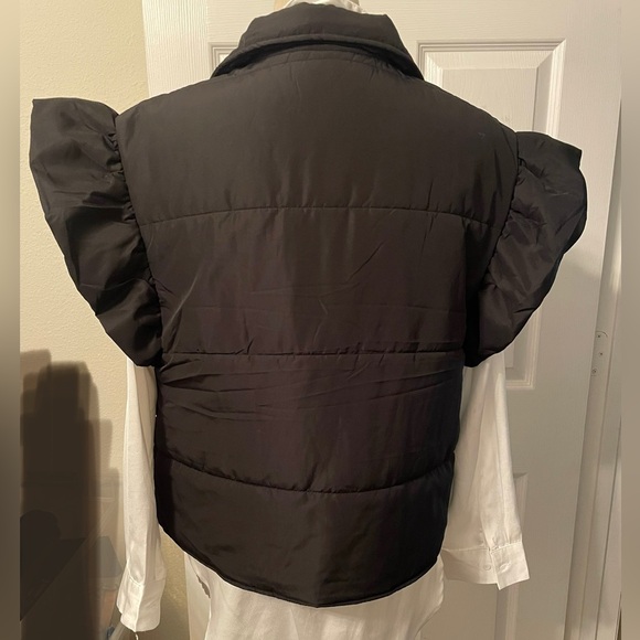 New Black Ruffled sleeveless collared Puffy Vest Coat one size, puffer jacket - Picture 7 of 9